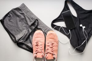 Träningskläder, skor, shorts och sportbh
