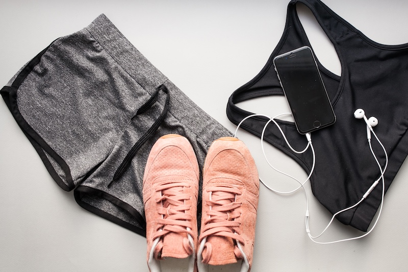 Träningskläder, skor, shorts och sportbh